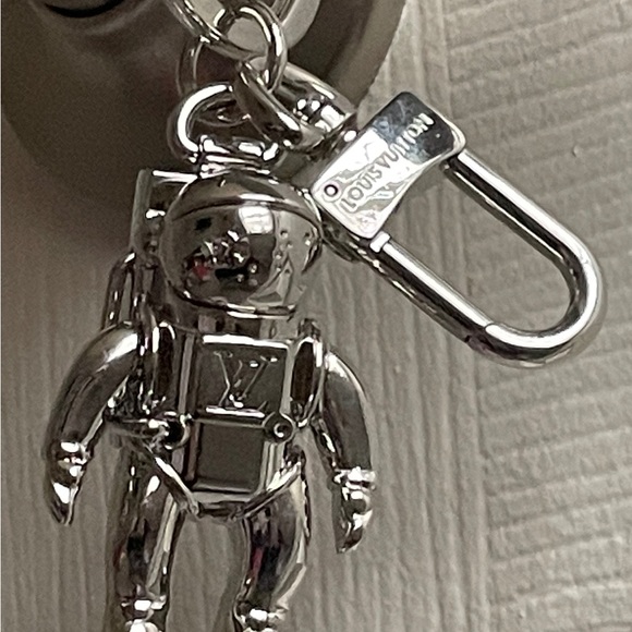 Louis Vuitton Astronaut Keychain - Picture 2 of 4